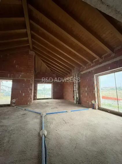 Casa 10 camere Nefinalizata 600 m Utili 2500 m Teren Padure 400 m - 19