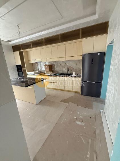 Vila PREMIUM - 6 camere - 3 bai - 750mp teren - La asfalt - 12