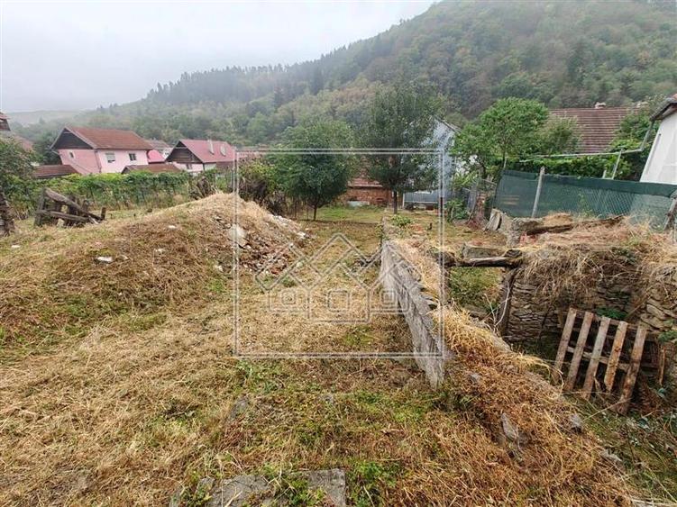 Teren intravilan in Saliste, 295 mp - intravilan - cu utilitati