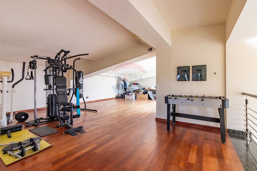 Vilă spațioasă în Corbeanca | 329 mp utili, teren 745 mp
