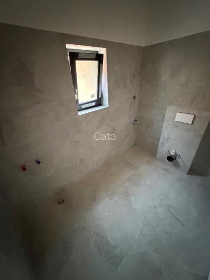 Vând duplex în Albina în centrul satului, asfalt în fața casei - 10