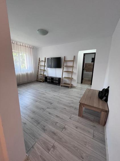 Apartament 2 camere semidecomandat, Navodari, zona Est - mutare imediata!
