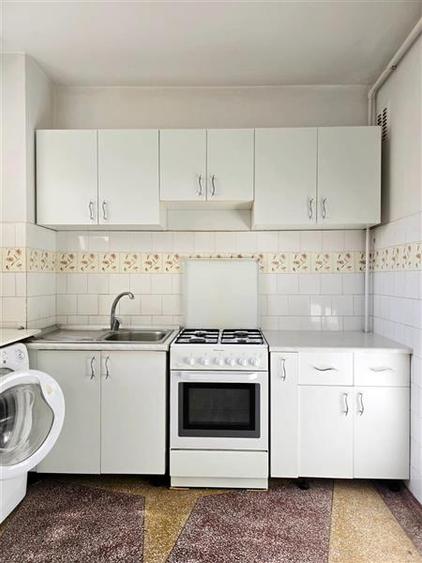 Apartament 3 camere, zona Astra
