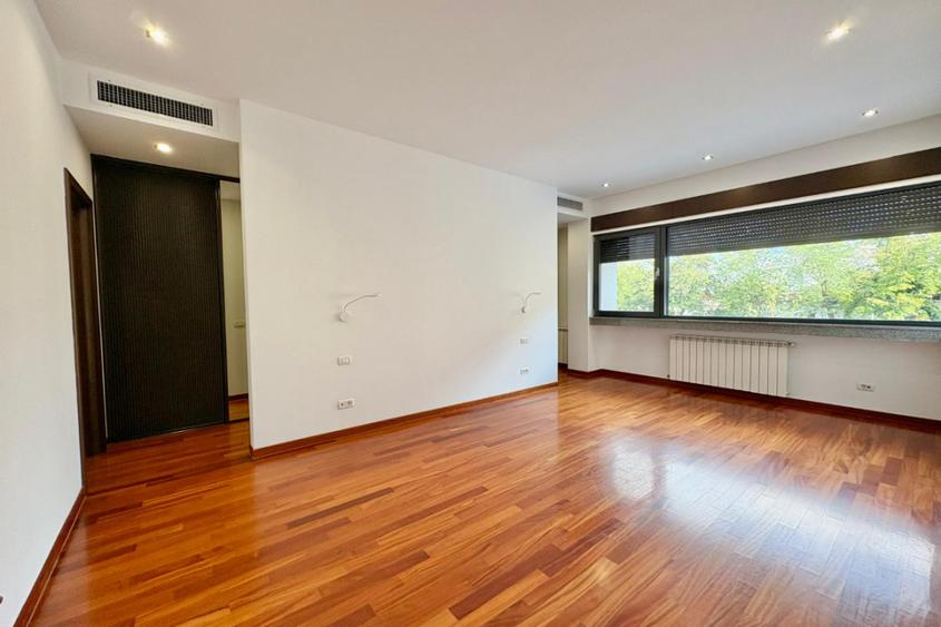 Dorobanti - Apartament 4 camere, 155 mp, cu parcare subterana proprie.