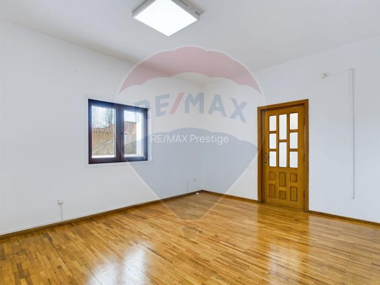 Casa cu 5 camere de inchiriat 210 mp | Eroii Revolutiei - 23