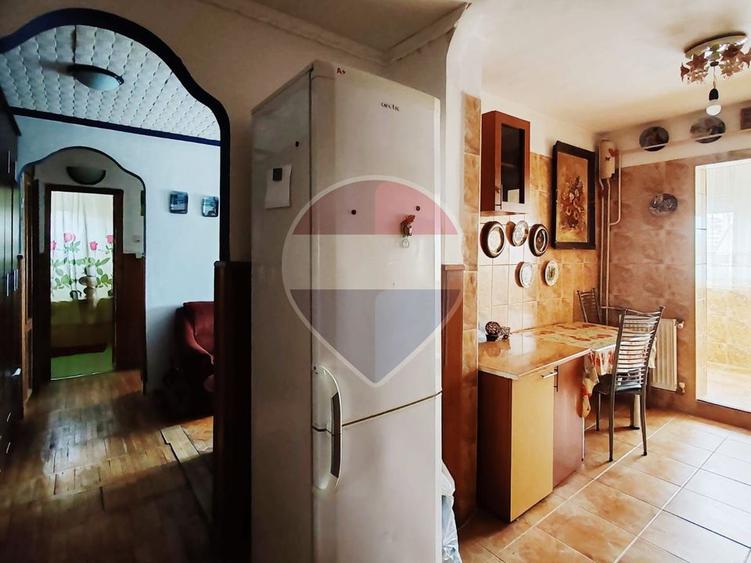 De închiriat apartament cu 3 camere, în apropiere de Orășelul Copiilor
