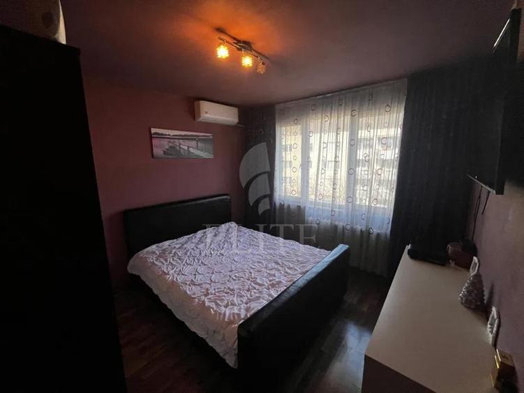 Apartament 3 camere în zona COLOANE