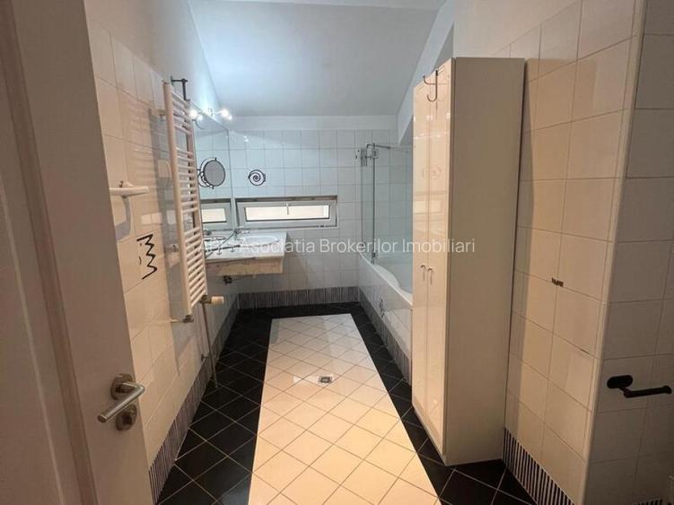 Pipera vila renovata supr 200mp, curte 450mp - 13