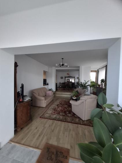 Sanandrei -Casa individuala 5 Camere Parter - Teren Generos