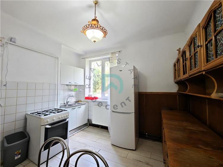 Închiriez 2 camere, Brasovul vechi