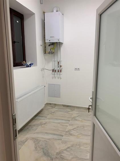 Birouri | Vis a vis de primarie | 190 mp | Motilor l Parcare