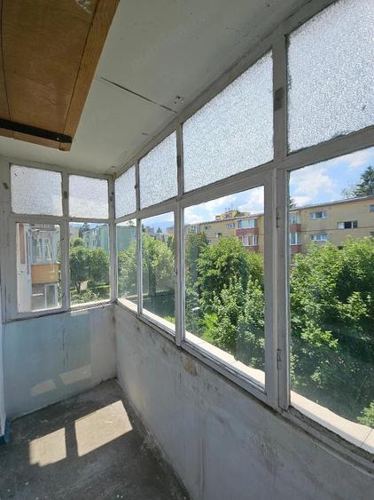 Apartament 2 camere decomandat, etaj 3 in zona Piata Astra