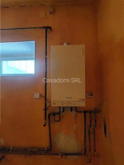Casa spatioasa cu teren mare, pe colt, in Periam - 21