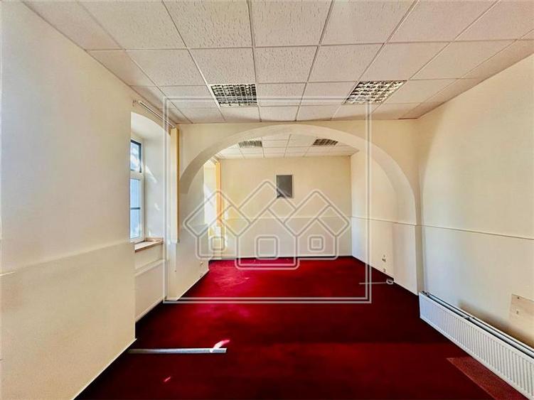 Spatiu comercial de inchiriat - 600 mp, Centrul Istoric - Sibiu