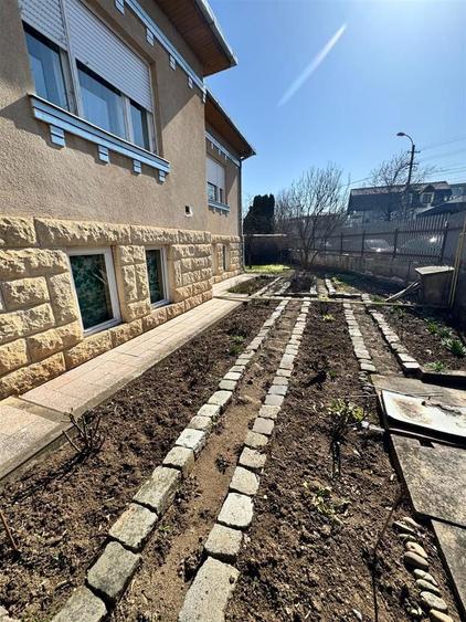Casa de vanzare l 1040 MP Curte l Front 35 MP l Grigorescu