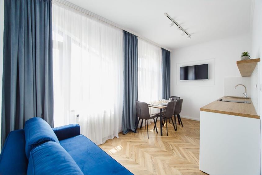 Apartament de închiriat la casă