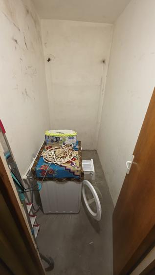 Apartament 3 camere, 74 mp, balcon, demisol, Cetate