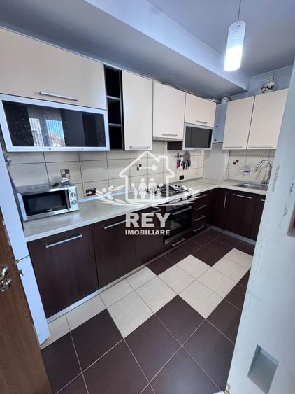 Se vinde apartament 3 camere,etaj 1/Turnișor/Sos. Alba Iulia/Curte Int