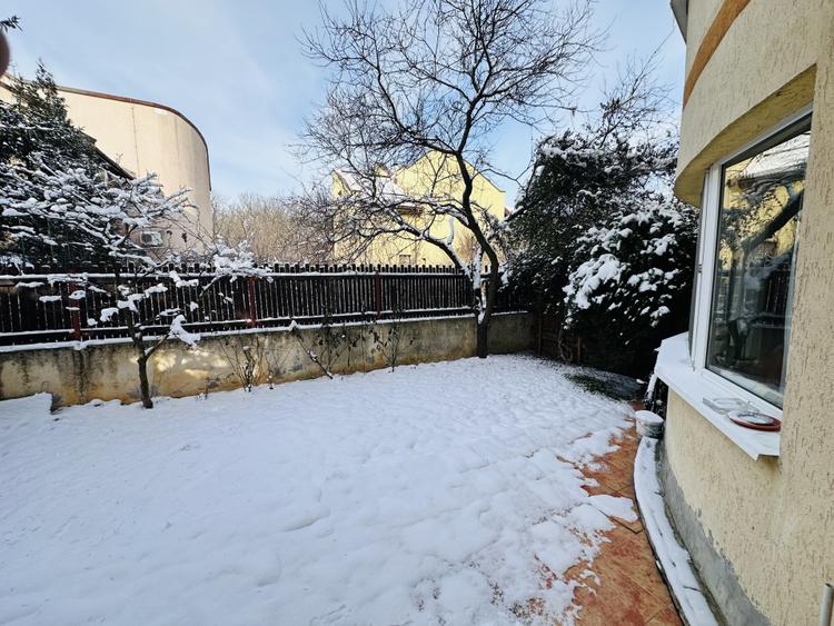 Duplex confortabil la Pădure-Rosu, 273 mp construiti, 199 mp teren, P+1+M, 5 cam