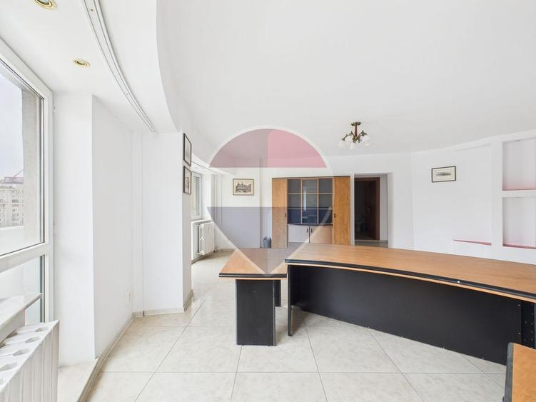 Apartament cu 3 camere de vanzare - Spatiu de birou - Rond Alba Iulia
