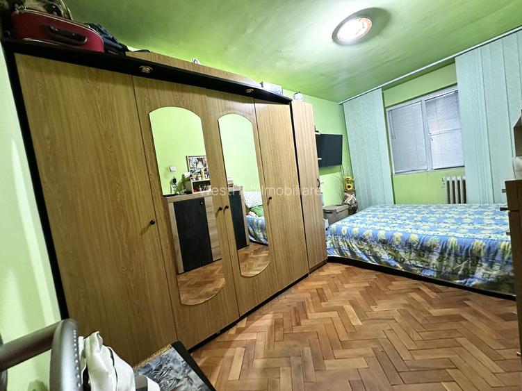 Apartament 3 camere, etaj 3, 50 mp - zona Calea Sagului - 4