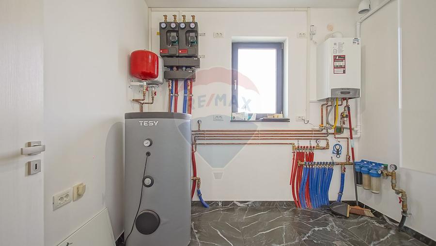 Casă cu 5 camere de vânzare, Hălchiu