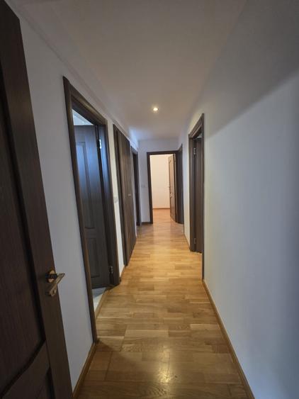 BANEASA GREEN LAKE COMPLEX APARTAMENT 4 CAMERE LOC PARCARE SI BOXA