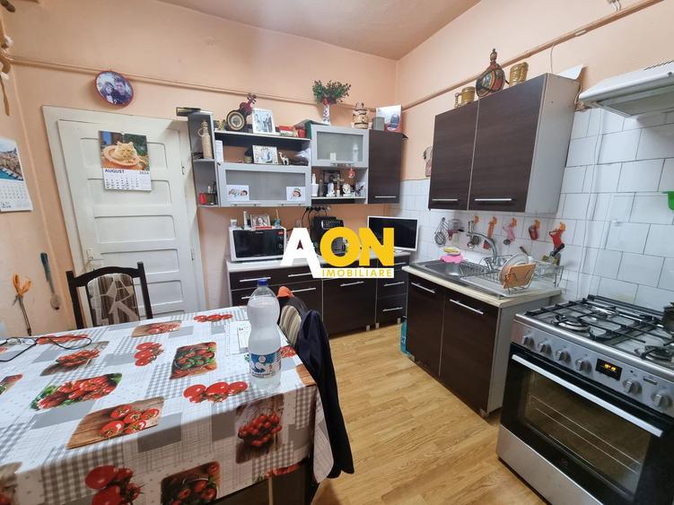 Casa de vanzare 5 camere, 805mp teren, Centru