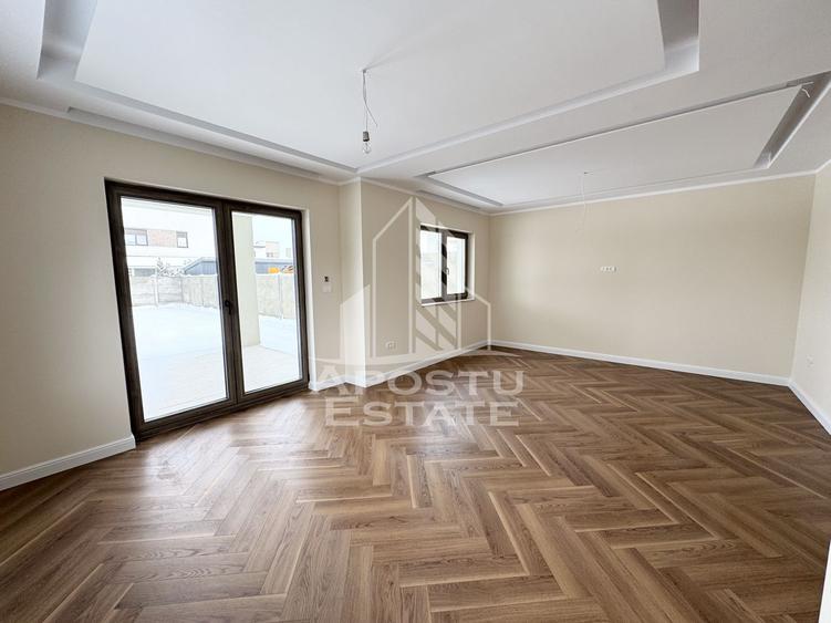 Duplex cu perete dublu, 4 camere si 3 bai finalizat, toate utilitatile