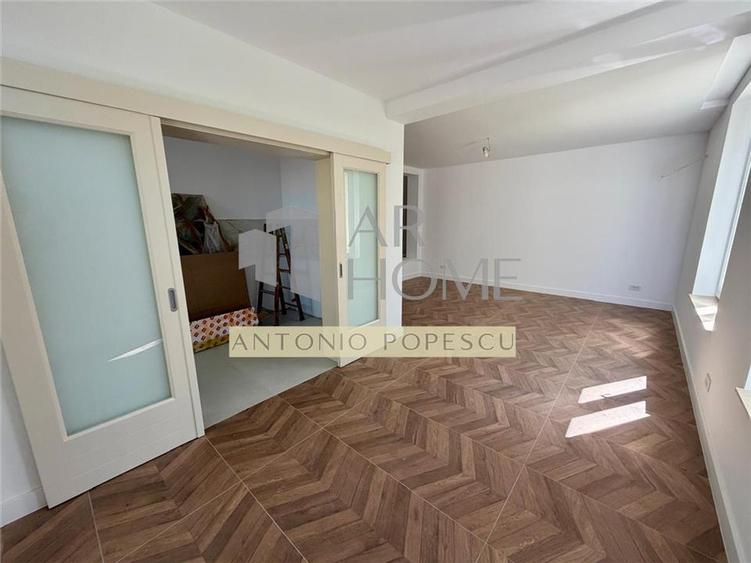 Casa 5 camere, ansamblu rezidential cu piscina, in Paulesti Prahova.