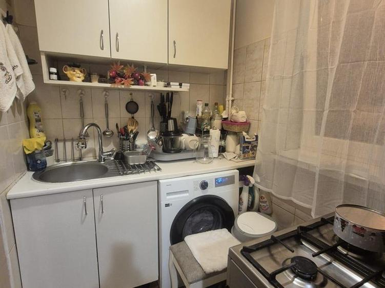 Apartament 3 camere, semidecomandat, Valea Rosie
