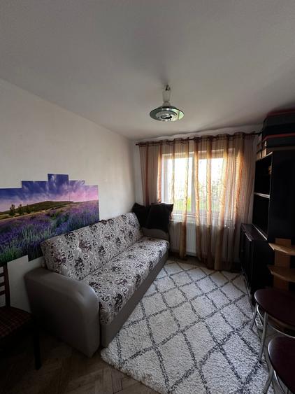 Apartament cu 2 camere, etaj 2/4, zona Podu Ros