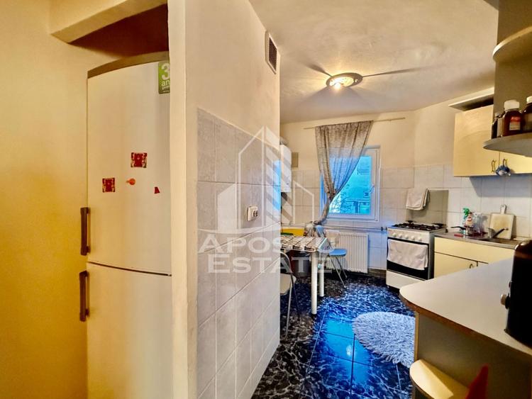 Apartament 3 camere de vanzare, etaj intermediar, Fabric Timisoara