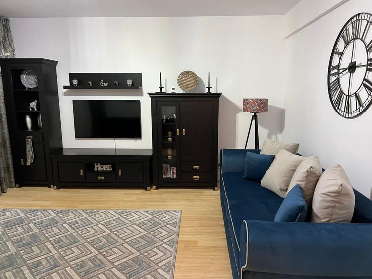 2 camere UltraCentral , mobilat / utilat , finisaje superioare !