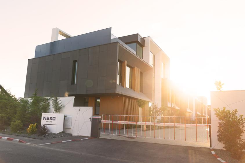 NEXO Nature FINALIZAT - Vile SMART - Living Înalt de 7 Metri, Piscina încălzită