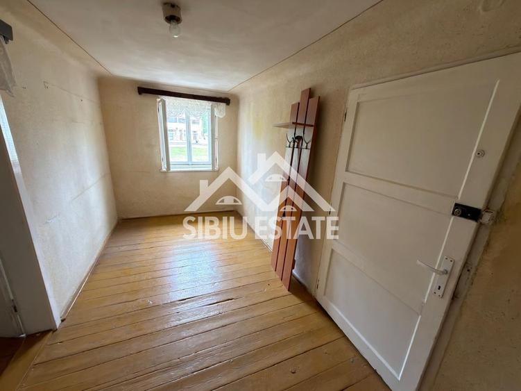 Apartament la casă, 2 camere | Zona Strada 9 Mai – Constituției