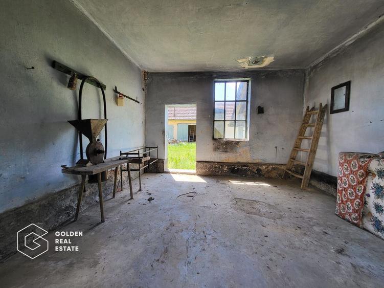 Casa cu 3 corpuri de cladire, sat Lalasint