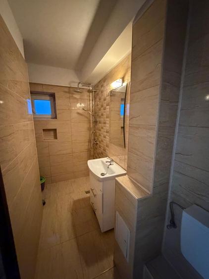 De inchiriat apartament 3 camere cu loc de parcare - Piata Unirii