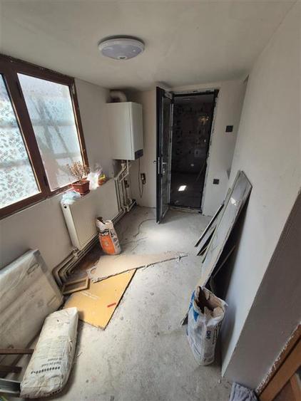 ZONA CENTRALA  Casa 6 camere + Spatiu comercial constructie caramida