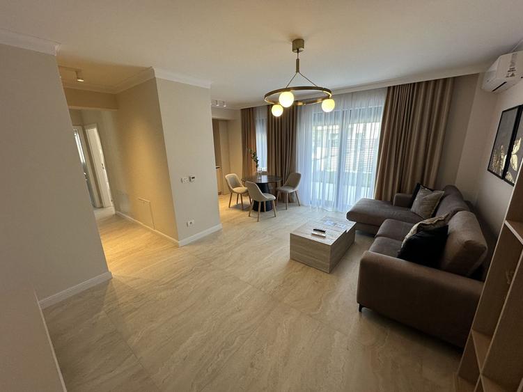 Apartment deosebit cu curte proprie se vinde complet mobilat
