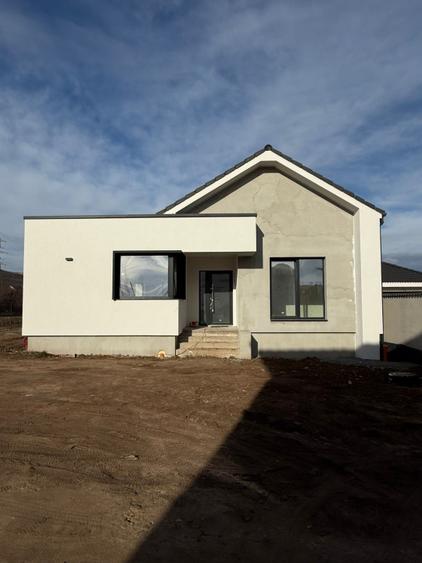 Casa Individuala FINISATA LA CHEIE| 4 camere, 120 mp| zona Valea Popii