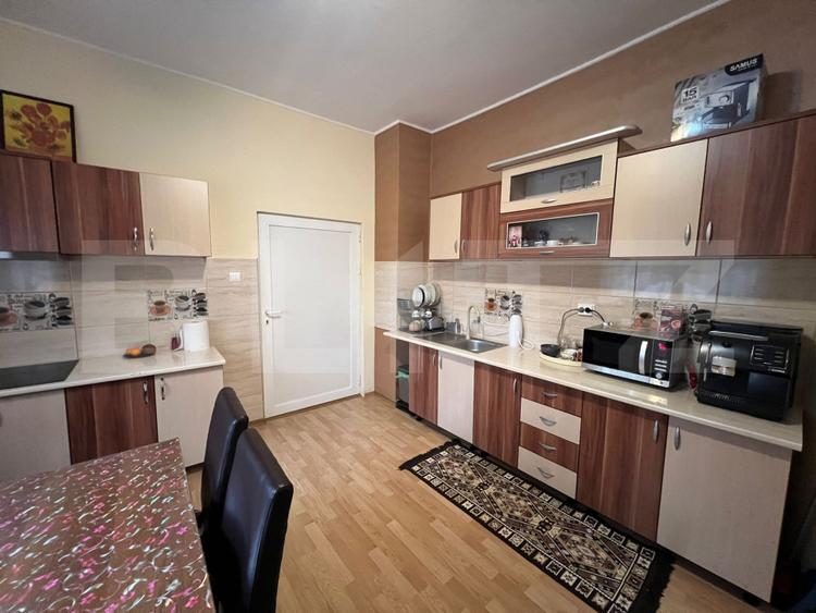 Casă spațioasă P+M, 6 camere, 236 mp, în cartierul Titulescu