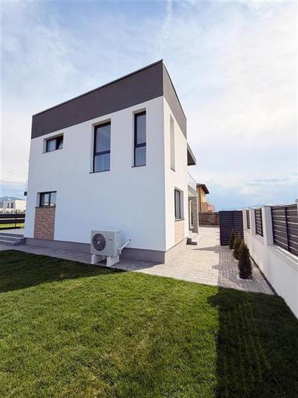 Casa Premium in Cristian, predare la cheie, 4 camere, 3 bai, pompa de caldura, T