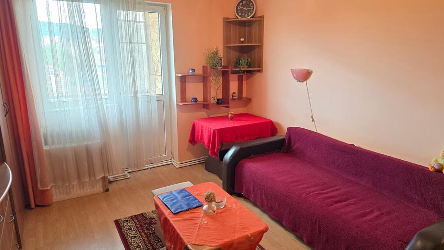 Vand apartament cu 2 camere in Deva, zona Sala Sporturilor in P-uri, etaj 3,