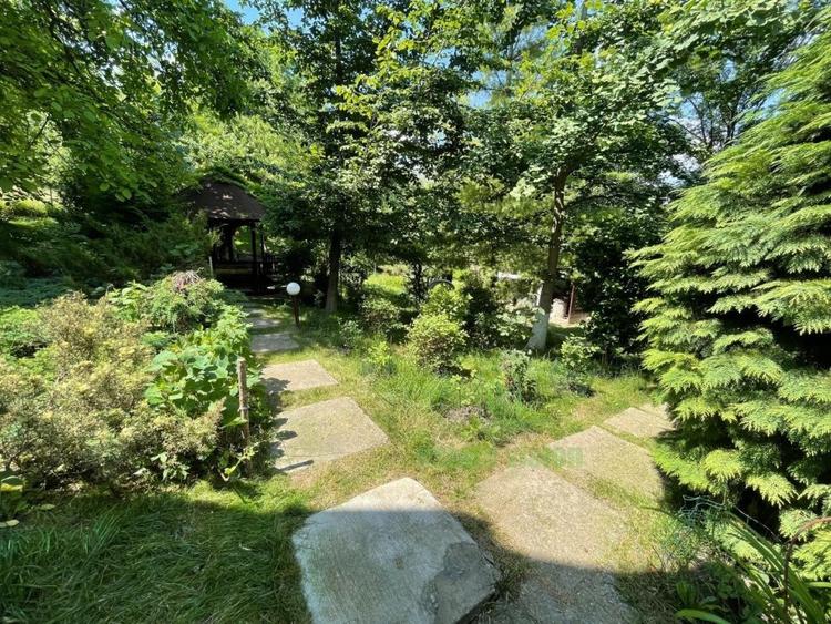 Breaza | Domeniu privat cu grădină spectaculoasă de peste 3.000 mp