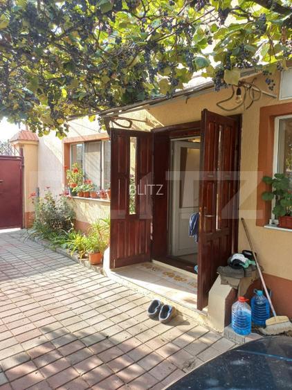 Casă 70 mp, 3 camere , bucatarie,  baie , teren 1270 mp, Prejmer - 2