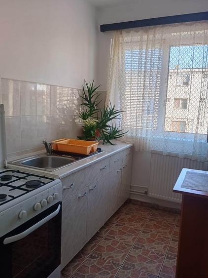 Închiriere apartament 2 camere, mobilat, utilat, etaj 2, situat ultracentral