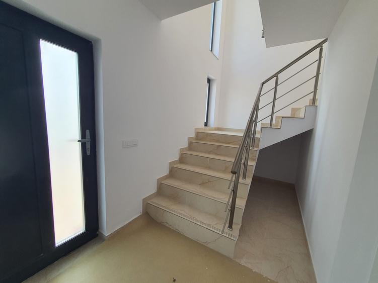 Casa 3 camere de vanzare, zona Cug Valea Adanca