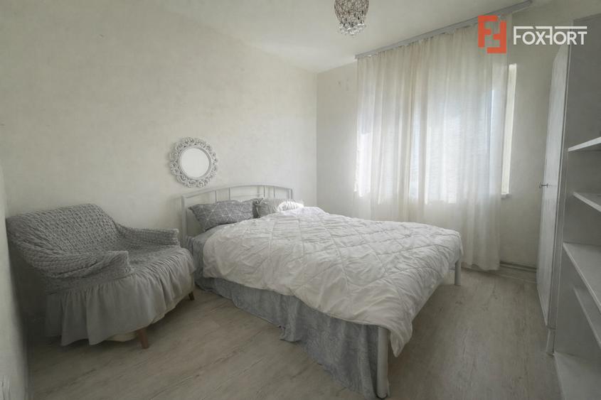 Apartament 3 camere, Micalaca, etaj 2 cu vedere spre malul Muresului