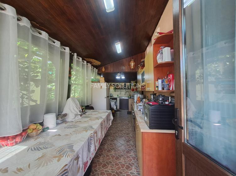 Casa individuala cu piscina. P+1+M. zona foarte buna - 50